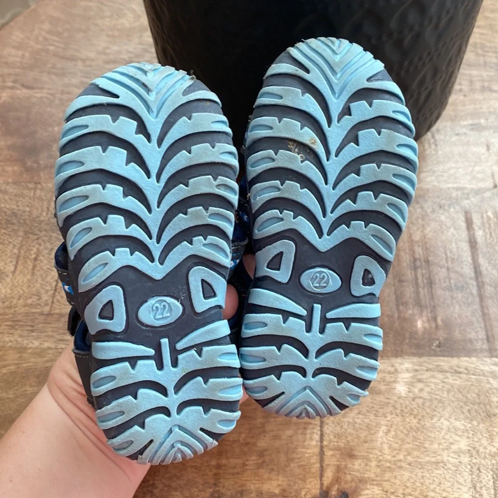 🌊Apakowa Water Shoes - Size 6